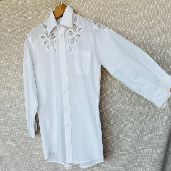 VINTAGE Embroidered Buttoned Cutout Lace A… - Picture 5 of 16